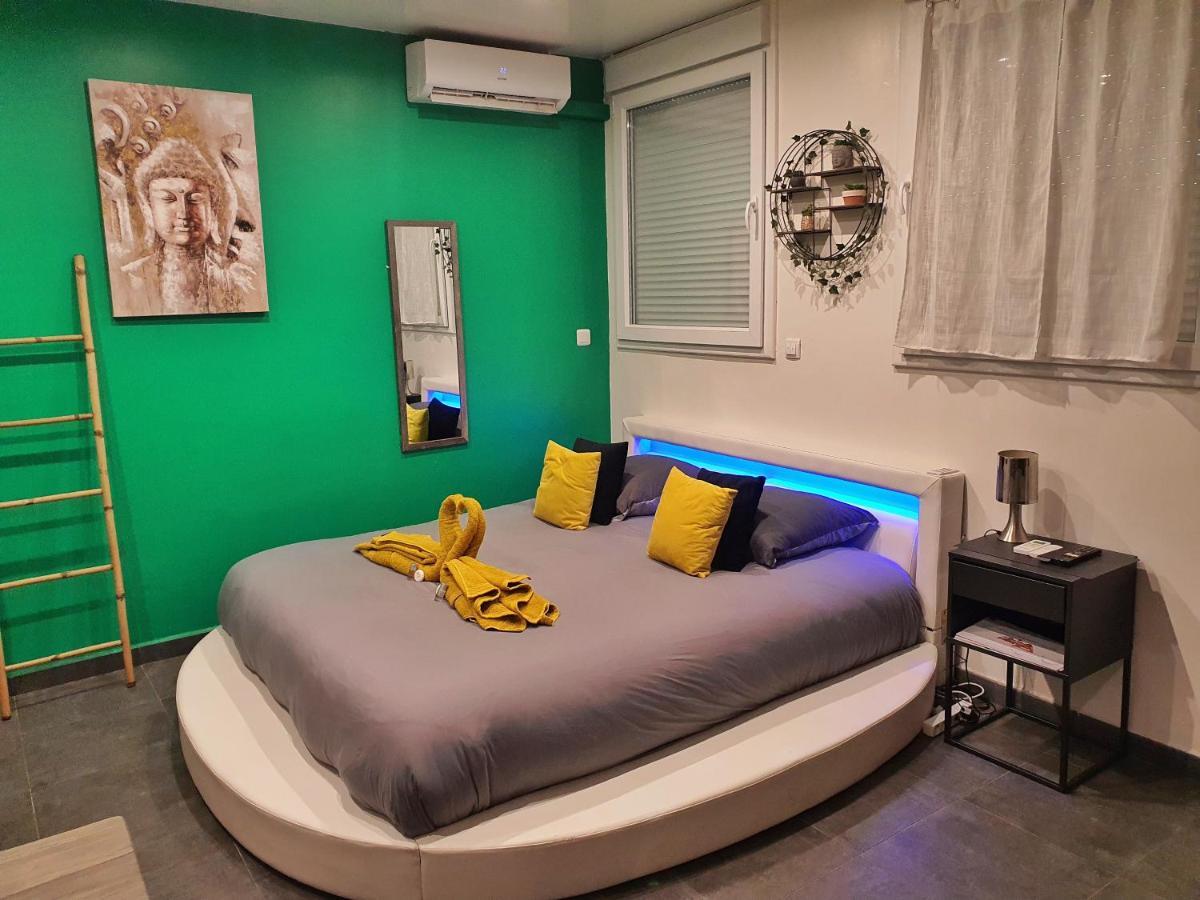 Suite Jacuzzi Privatif Plage Des Catalans Марсель Экстерьер фото