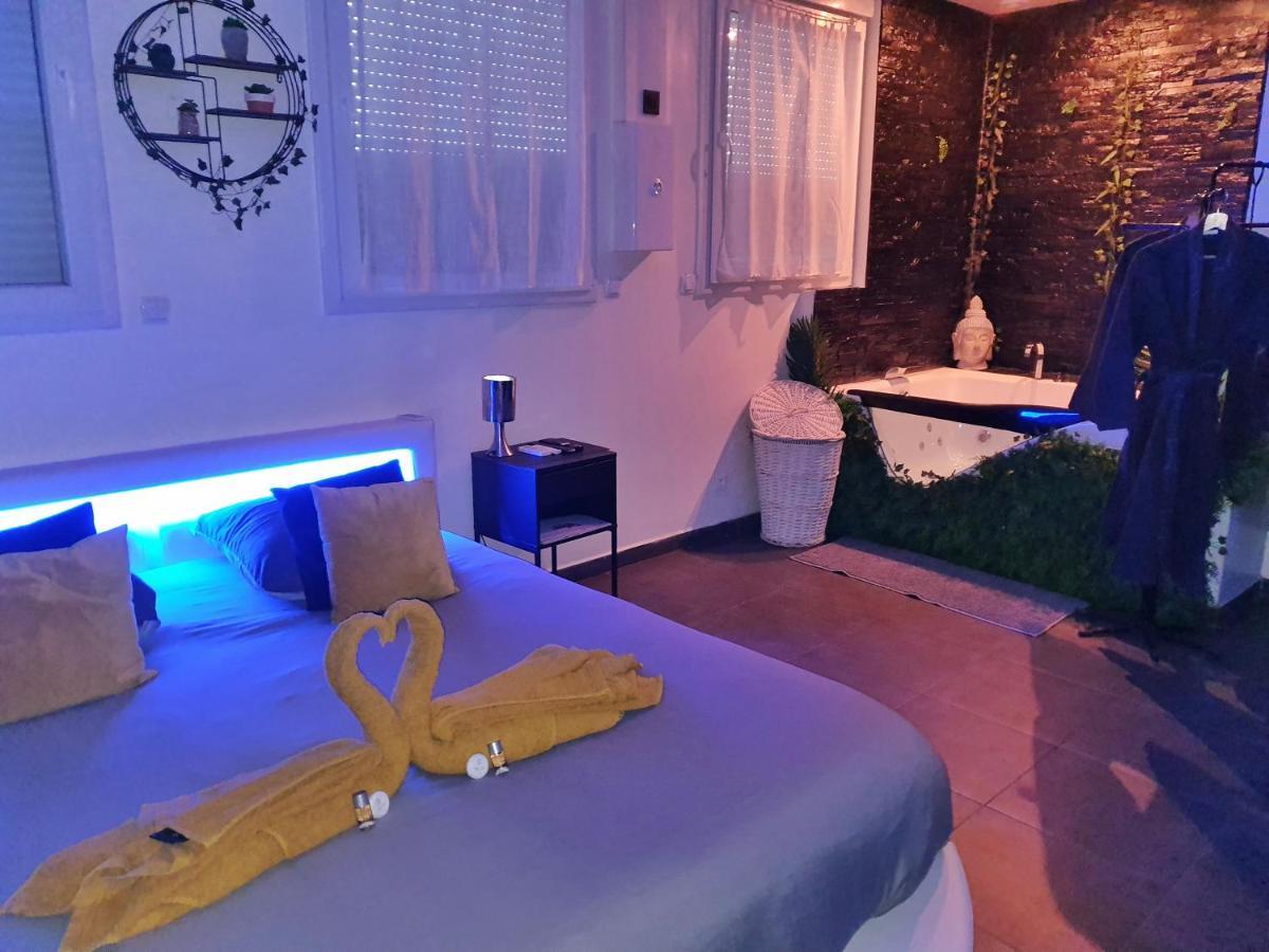 Suite Jacuzzi Privatif Plage Des Catalans Марсель Экстерьер фото